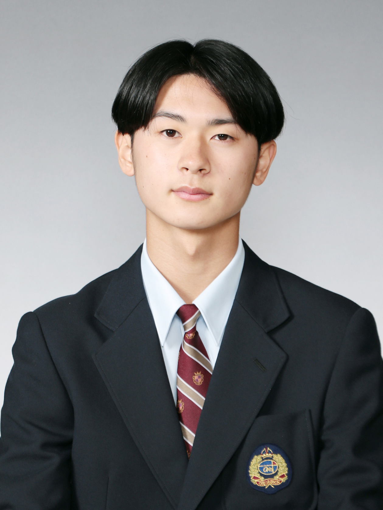 折尾 愛 真 高等 学校